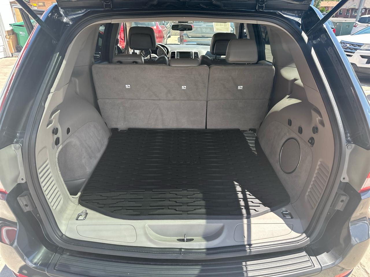 Jeep Grand Cherokee Laredo 4WD 2011