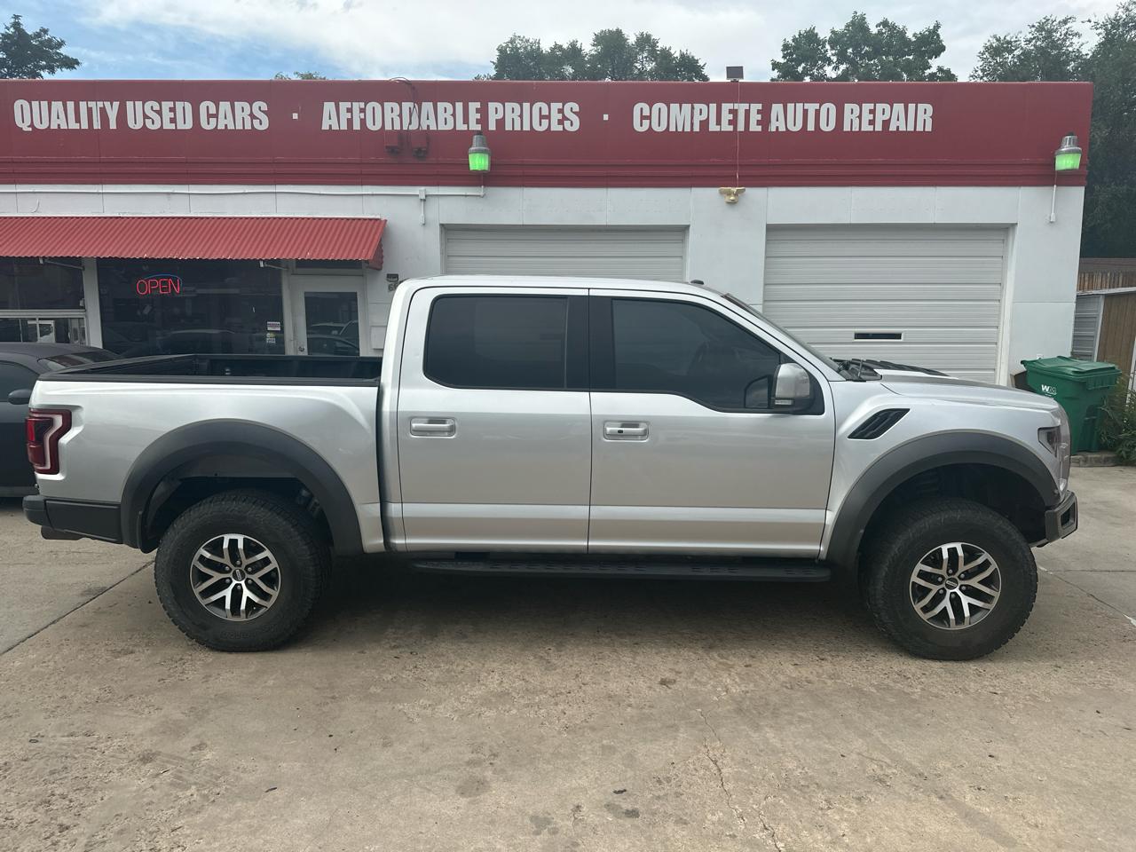 Ford F-150 Raptor SuperCrew 4WD 2018