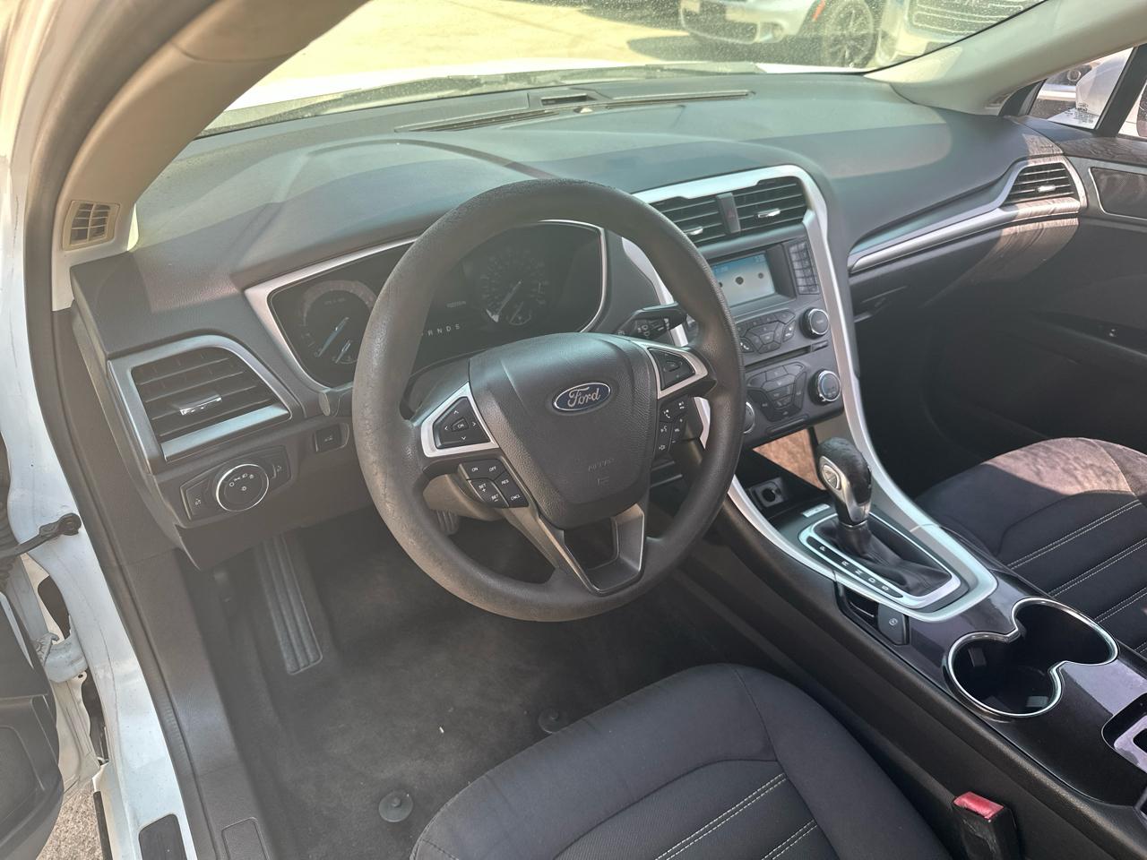 Ford Fusion SE 2015