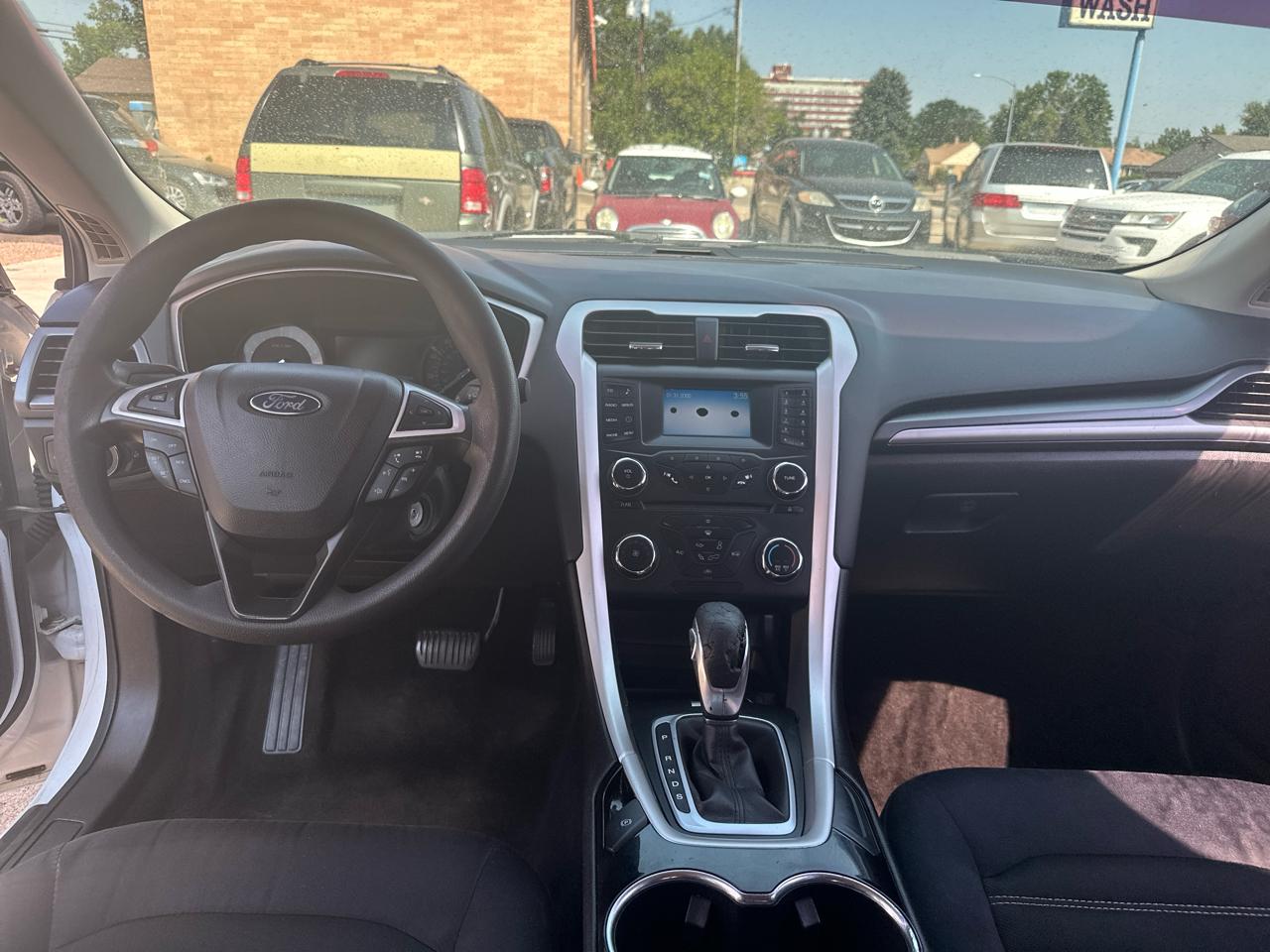 Ford Fusion SE 2015