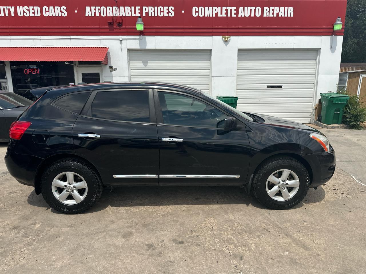 Nissan Rogue S FWD Krom Edition 2012