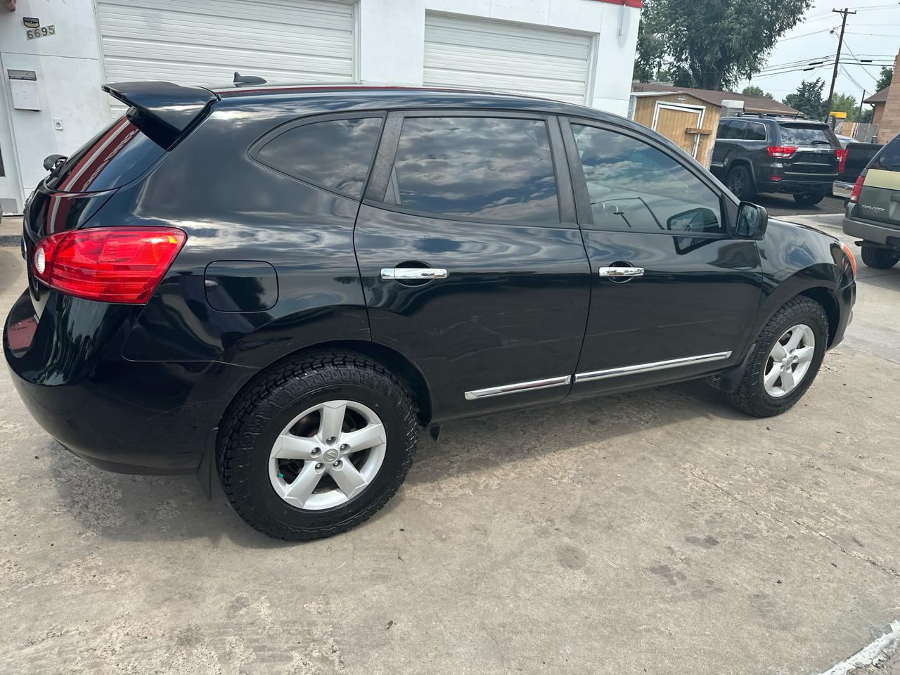 Nissan Rogue S FWD Krom Edition 2012