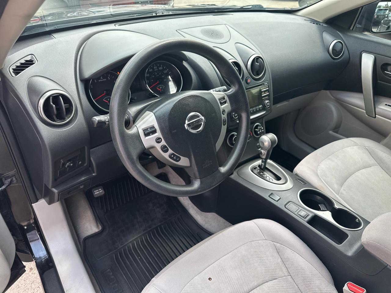 Nissan Rogue S FWD Krom Edition 2012