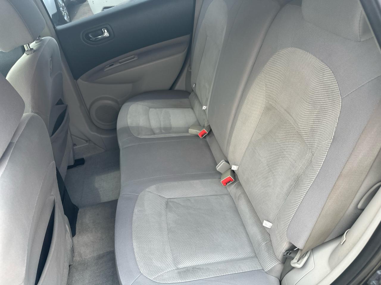Nissan Rogue S FWD Krom Edition 2012
