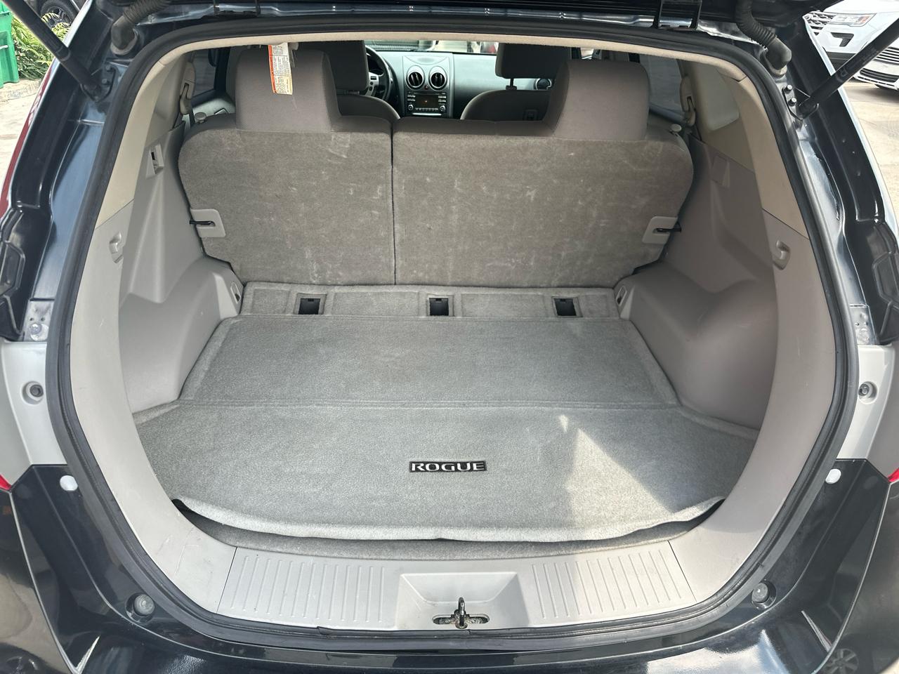 Nissan Rogue S FWD Krom Edition 2012