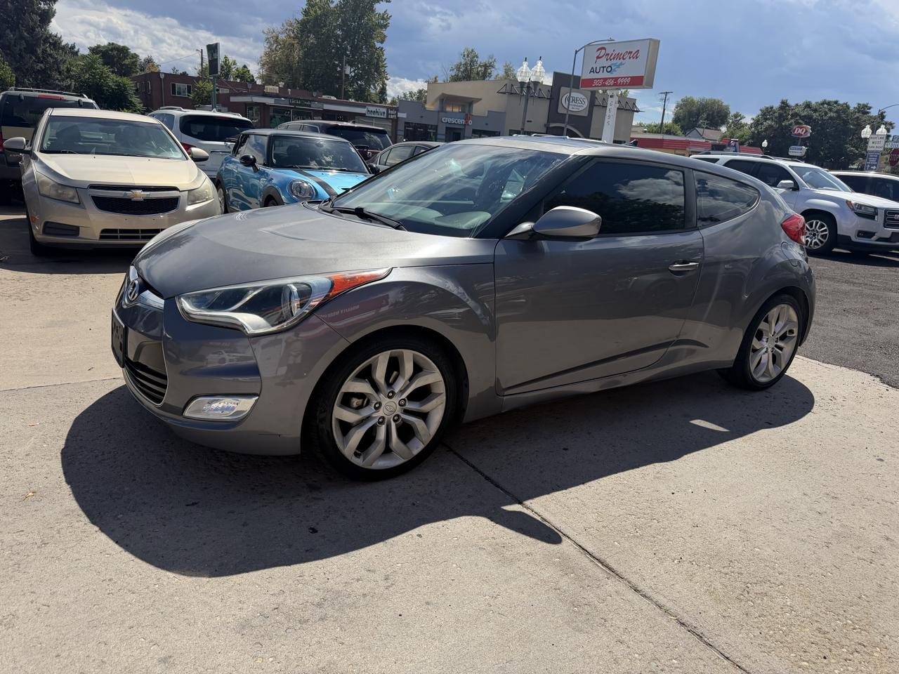 Hyundai Veloster Base 2012