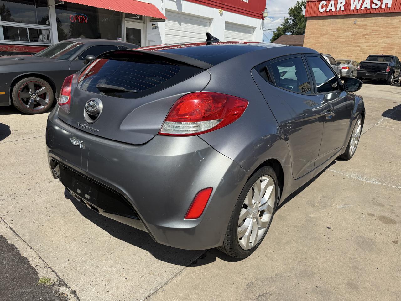 Hyundai Veloster Base 2012