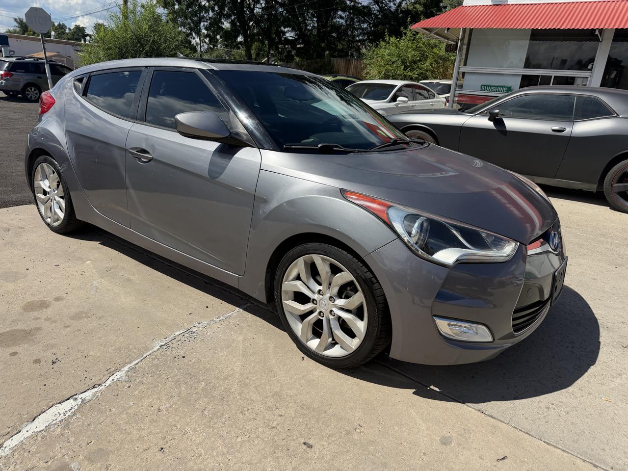 Hyundai Veloster Base 2012