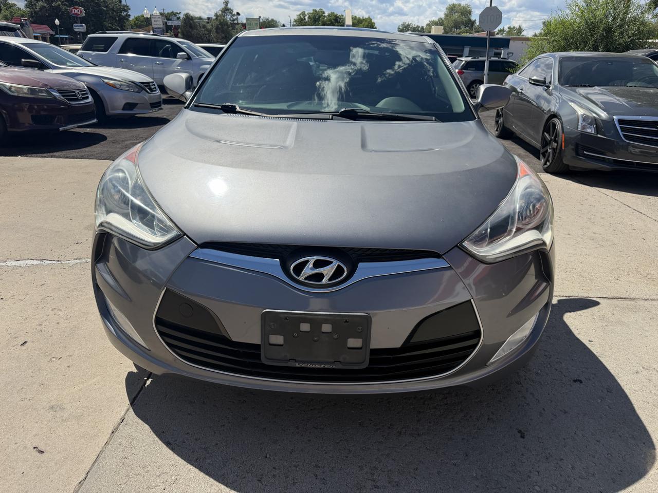 Hyundai Veloster Base 2012