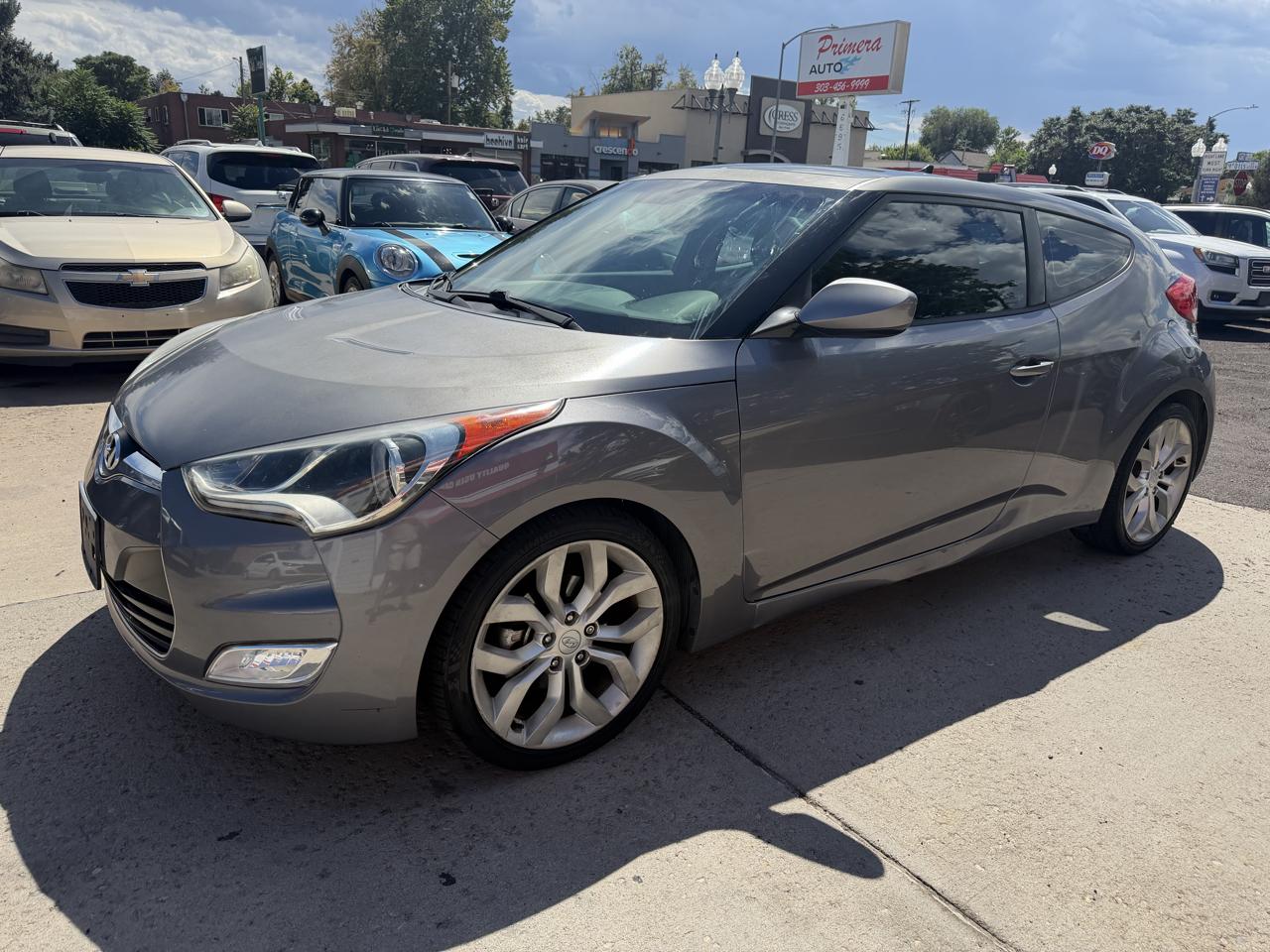 Hyundai Veloster Base 2012