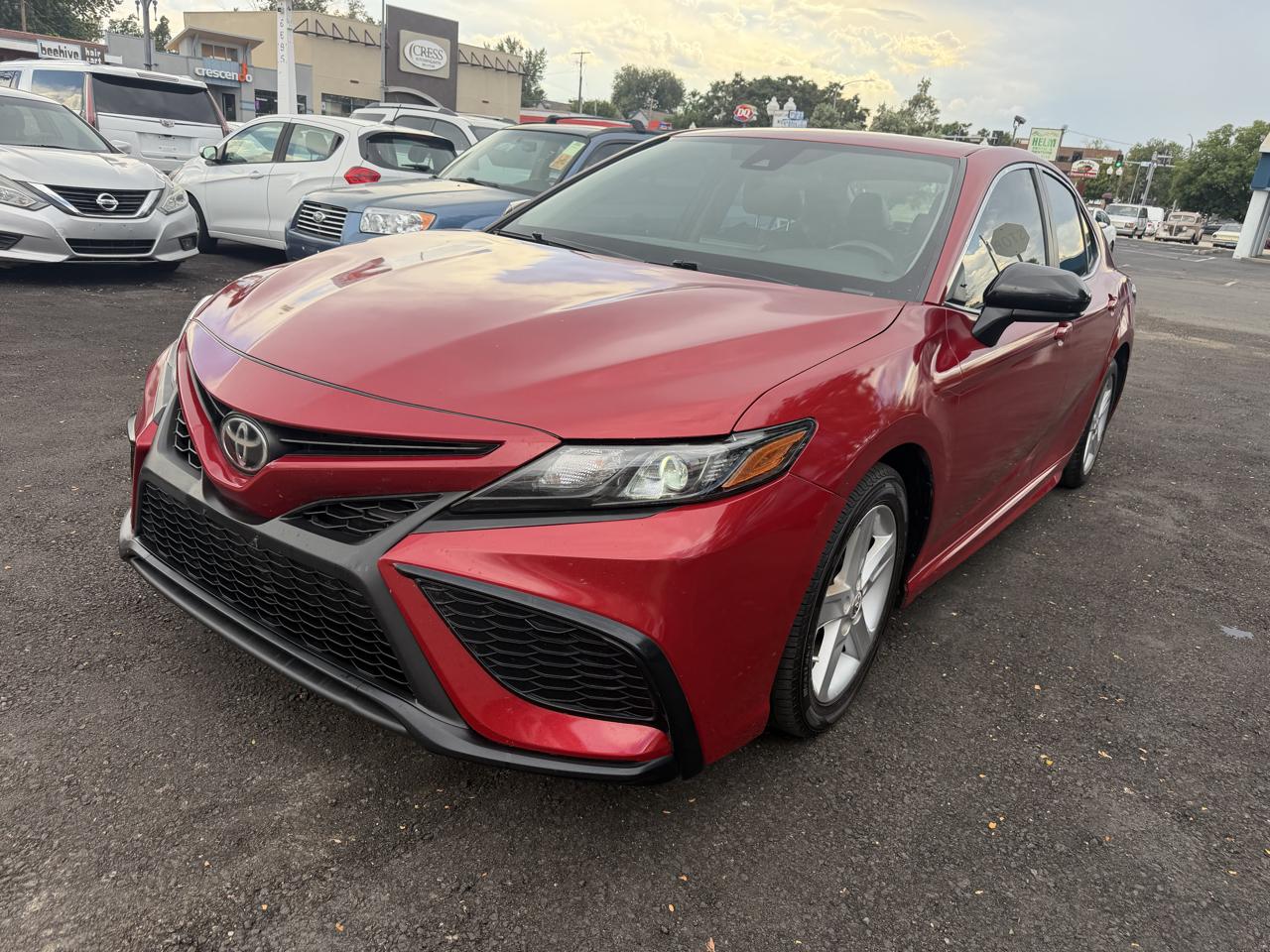 Toyota Camry SE 2021