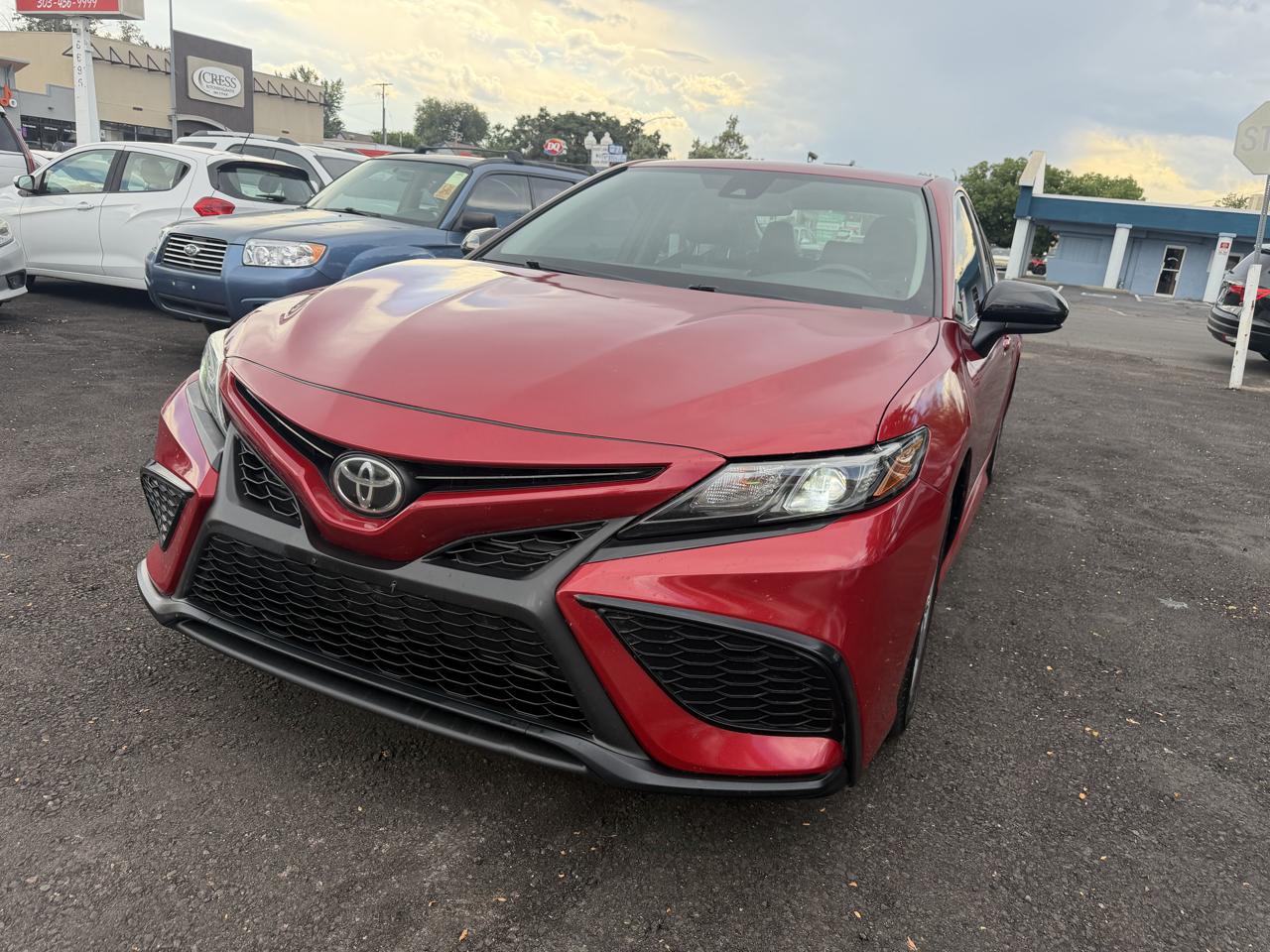 Toyota Camry SE 2021