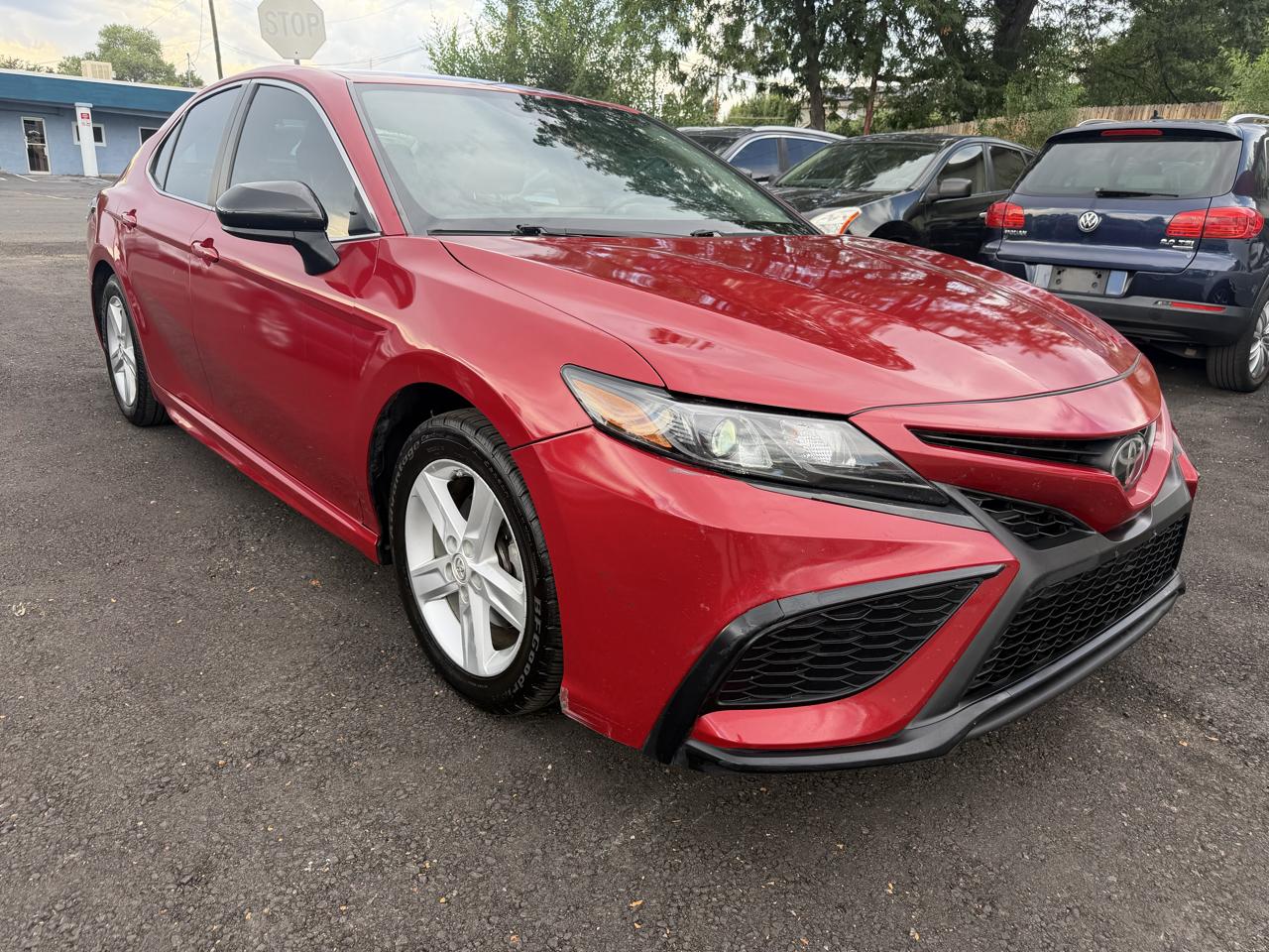 Toyota Camry SE 2021