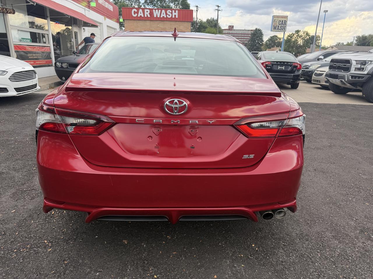 Toyota Camry SE 2021