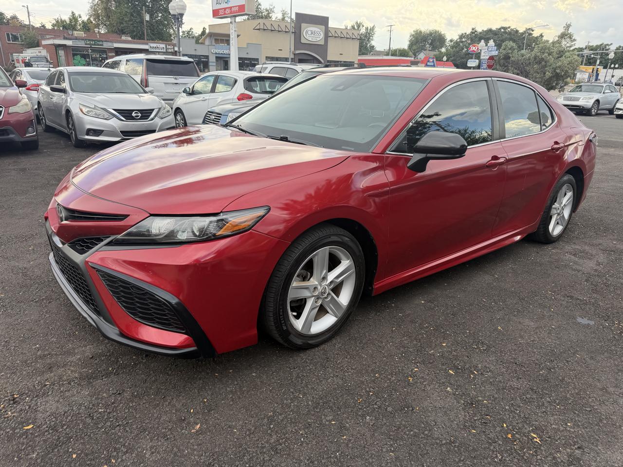 Toyota Camry SE 2021