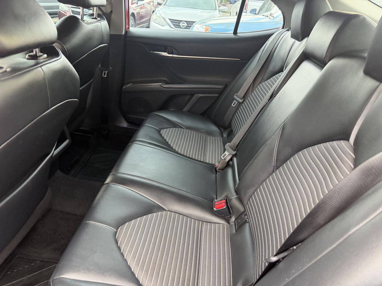 Toyota Camry SE 2021