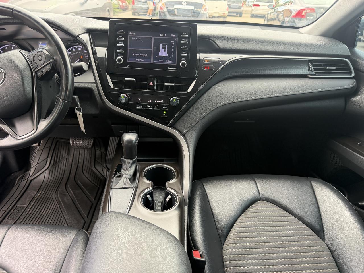 Toyota Camry SE 2021