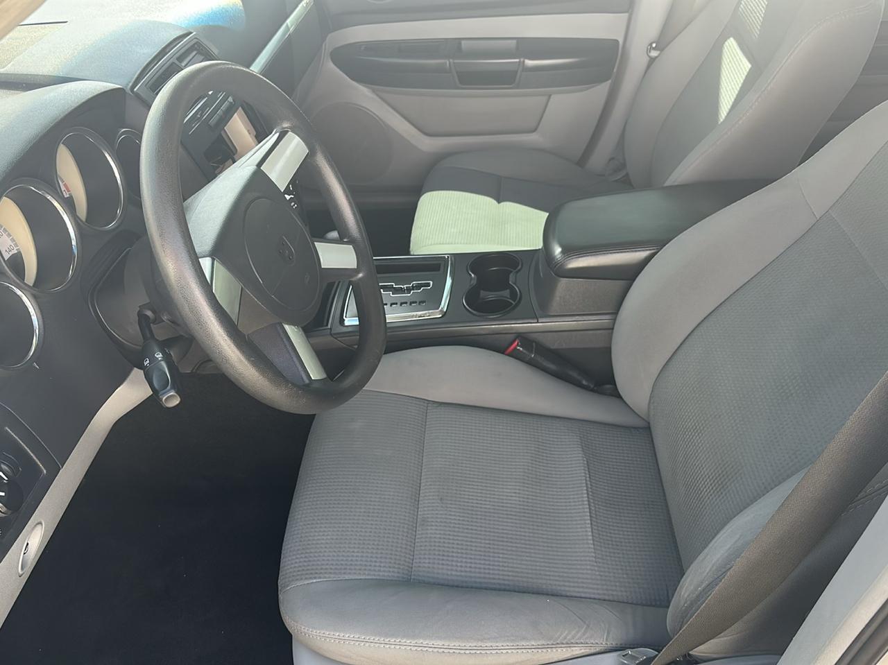 Dodge Charger SE 2008