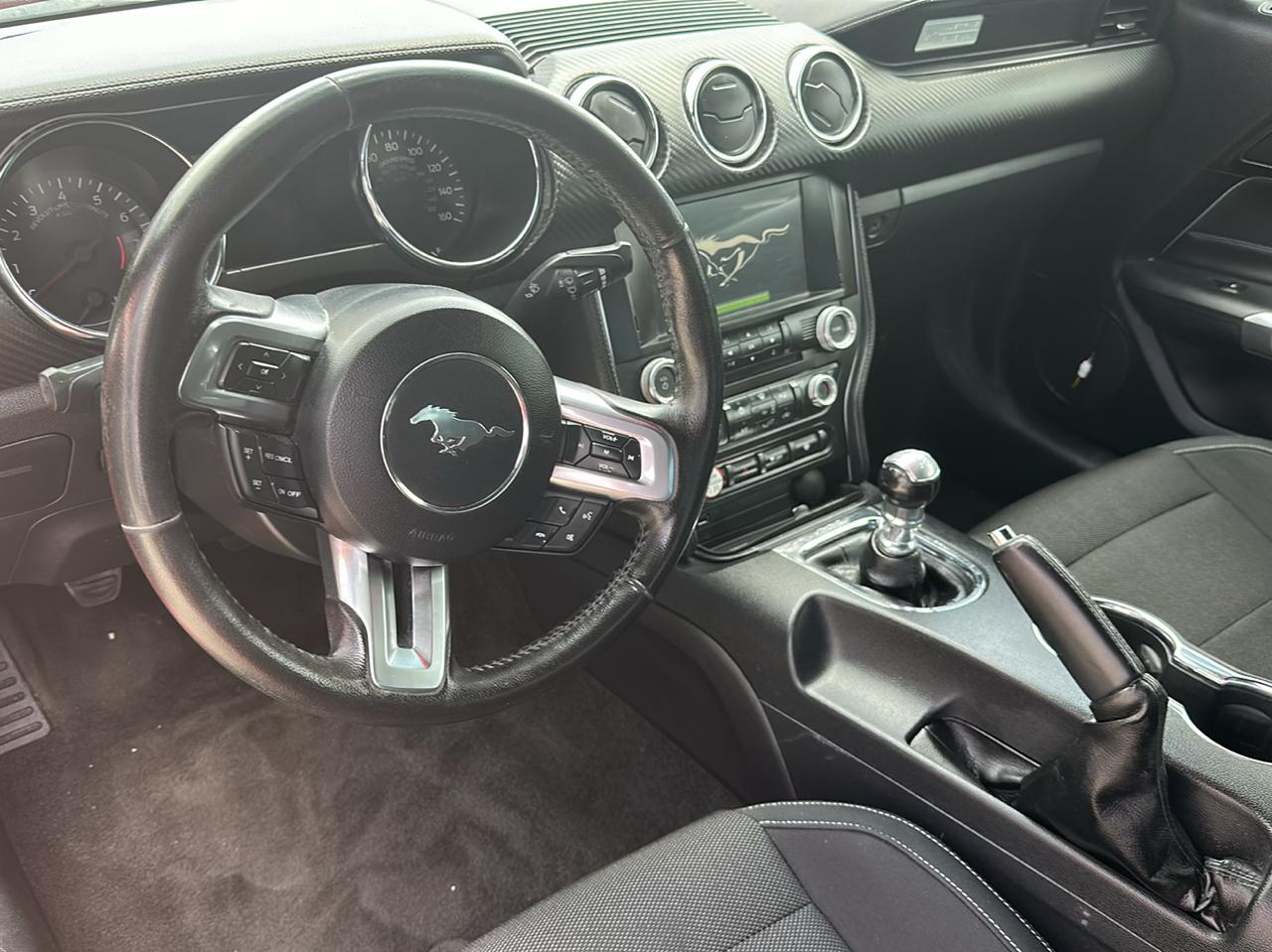 Ford Mustang V6 Coupe 2015