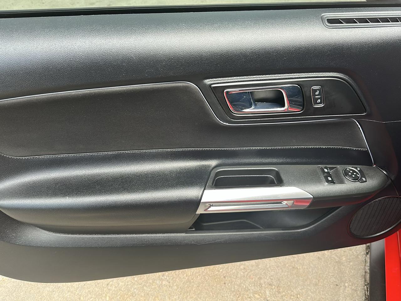 Ford Mustang V6 Coupe 2015