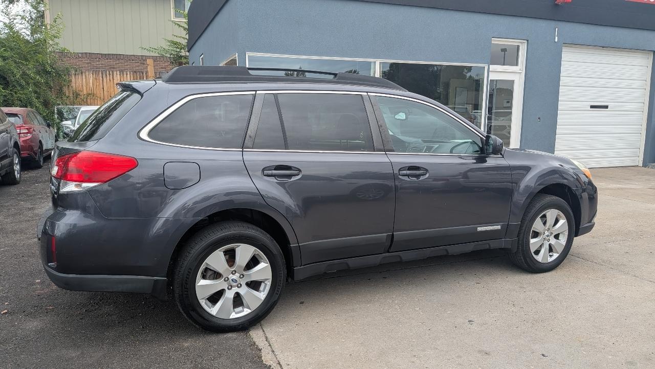 Subaru Outback 2.5i Limited 2011