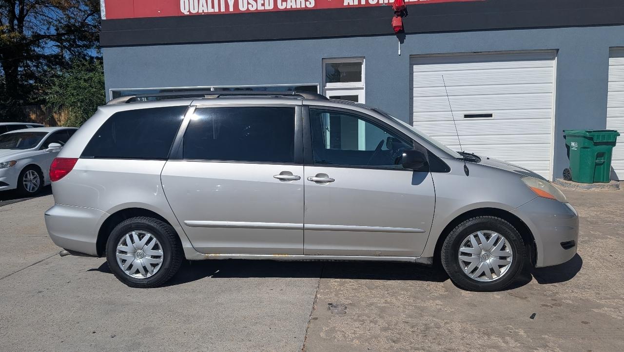 Toyota Sienna LE FWD 8-Passenger Seating 2008