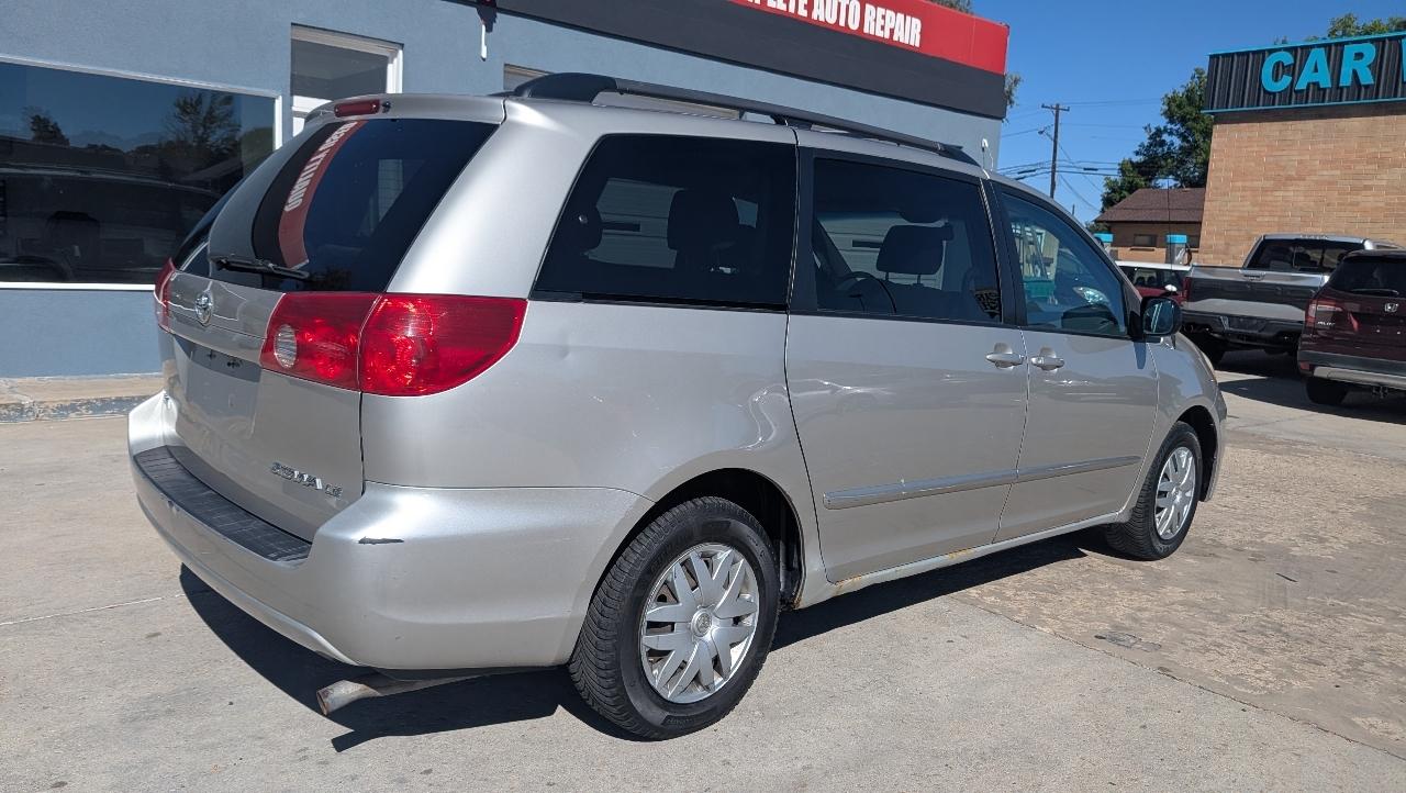 Toyota Sienna LE FWD 8-Passenger Seating 2008