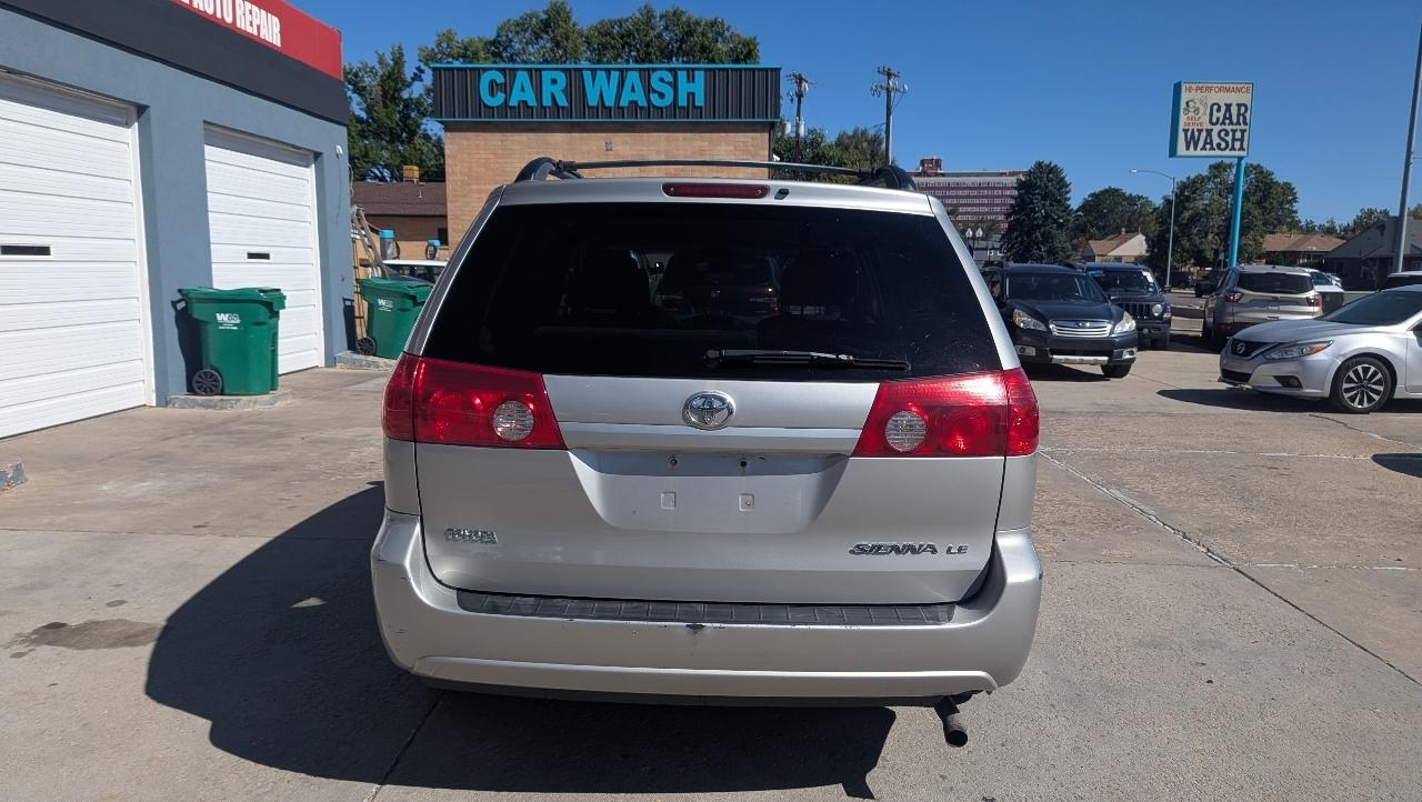 Toyota Sienna LE FWD 8-Passenger Seating 2008