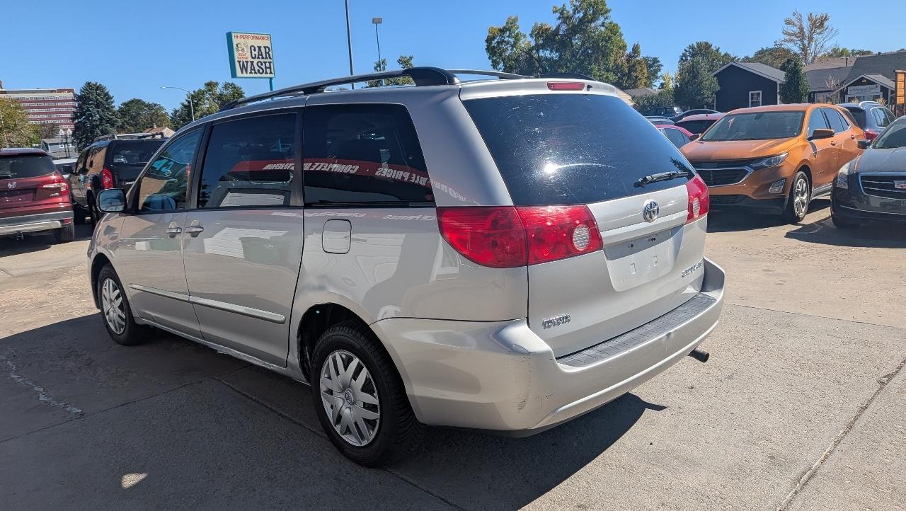 Toyota Sienna LE FWD 8-Passenger Seating 2008
