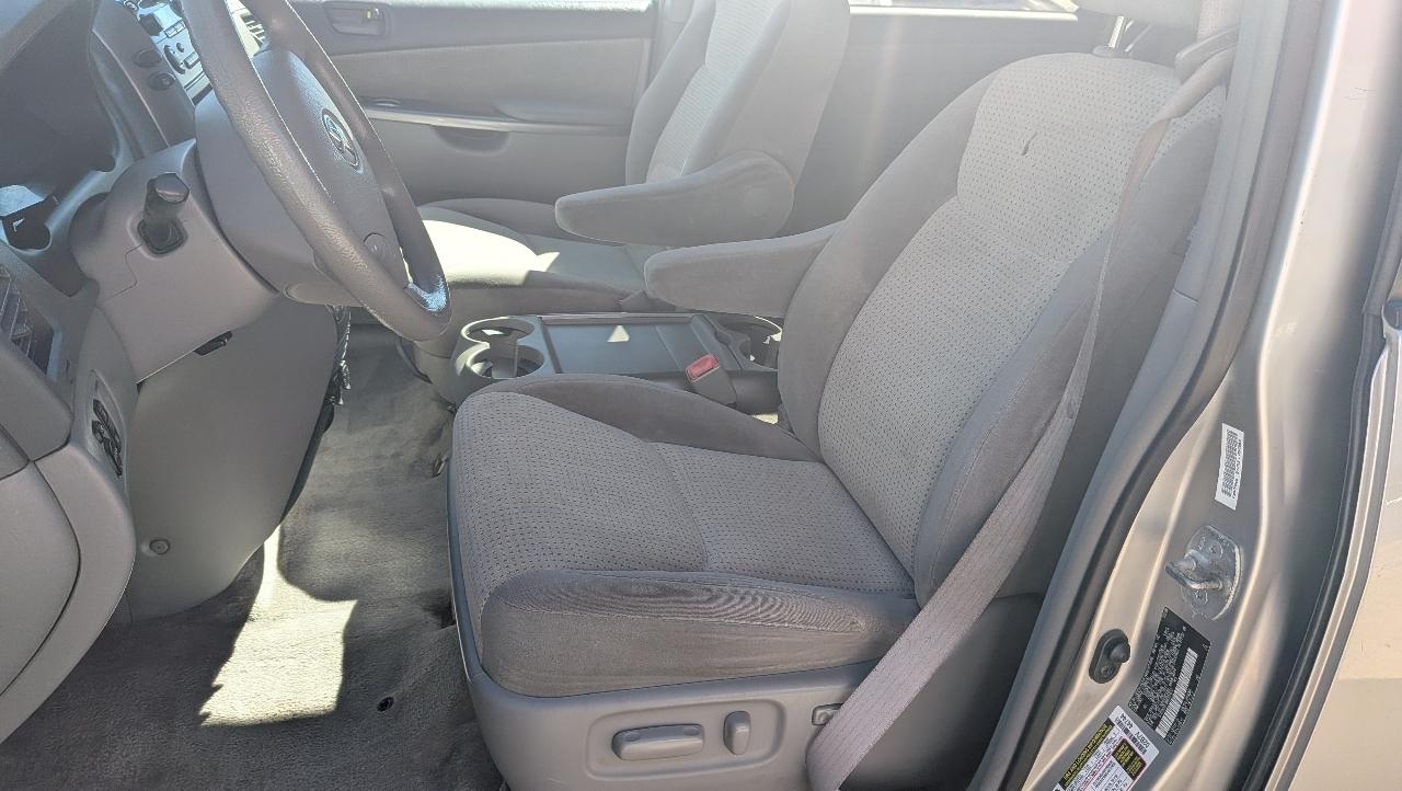 Toyota Sienna LE FWD 8-Passenger Seating 2008