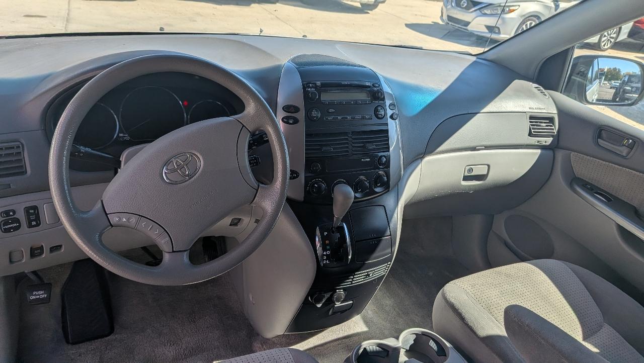 Toyota Sienna LE FWD 8-Passenger Seating 2008