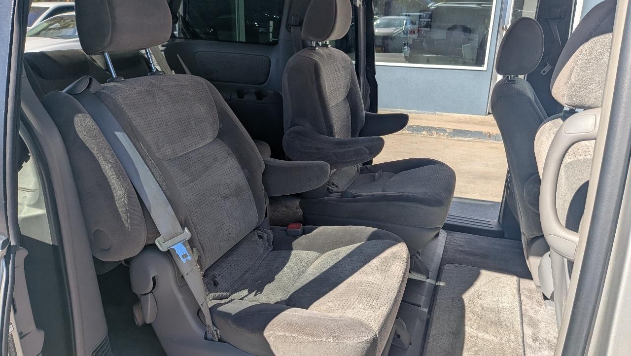Toyota Sienna LE FWD 8-Passenger Seating 2008