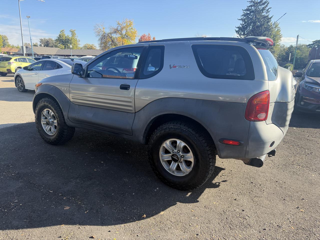 Isuzu VehiCROSS 2dr 4WD 2001