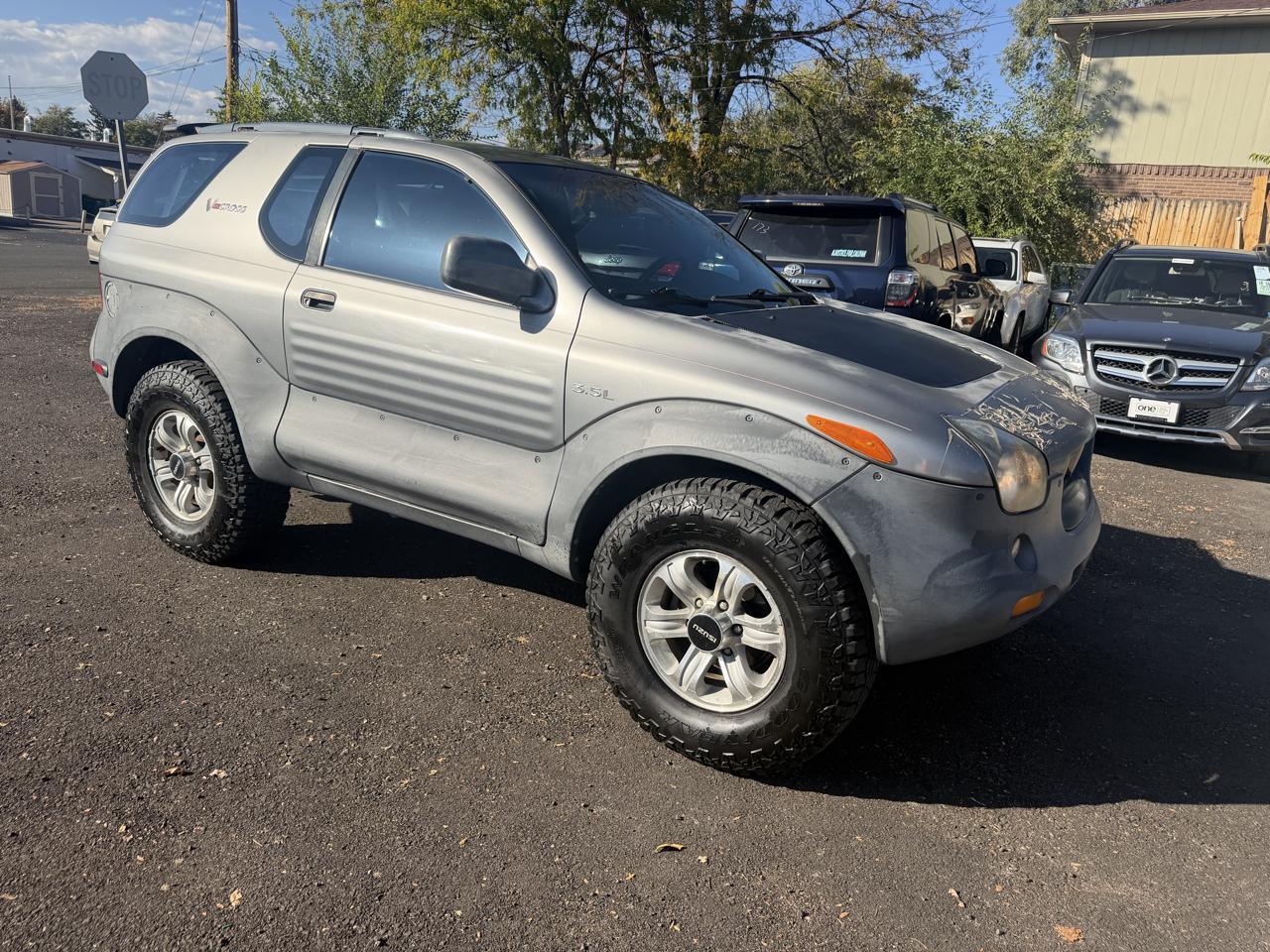 Isuzu VehiCROSS 2dr 4WD 2001