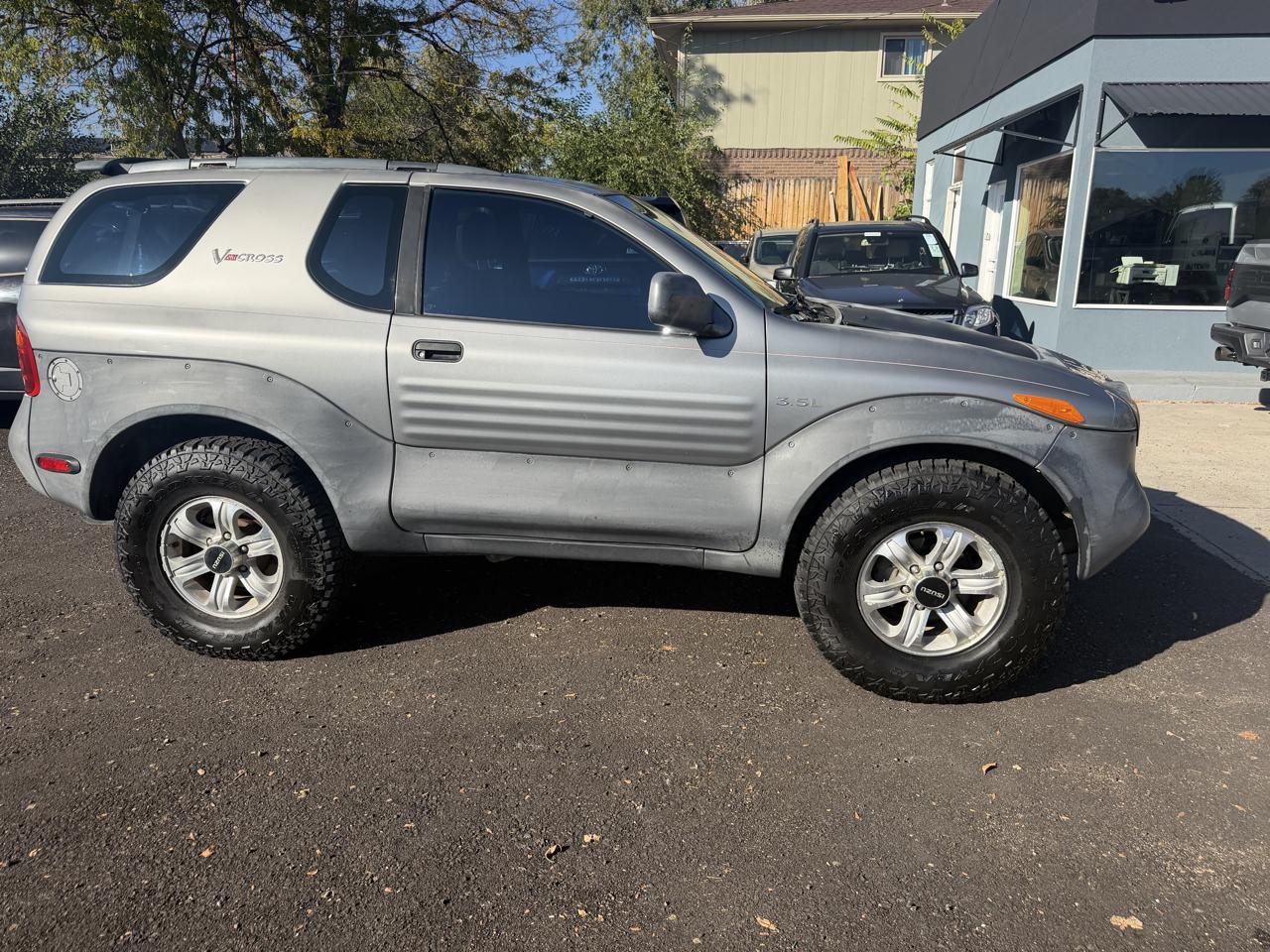 Isuzu VehiCROSS 2dr 4WD 2001