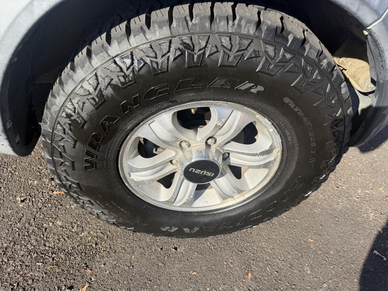 Isuzu VehiCROSS 2dr 4WD 2001