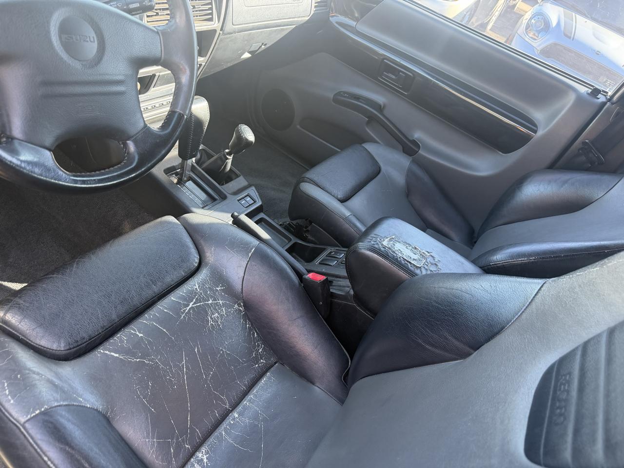 Isuzu VehiCROSS 2dr 4WD 2001