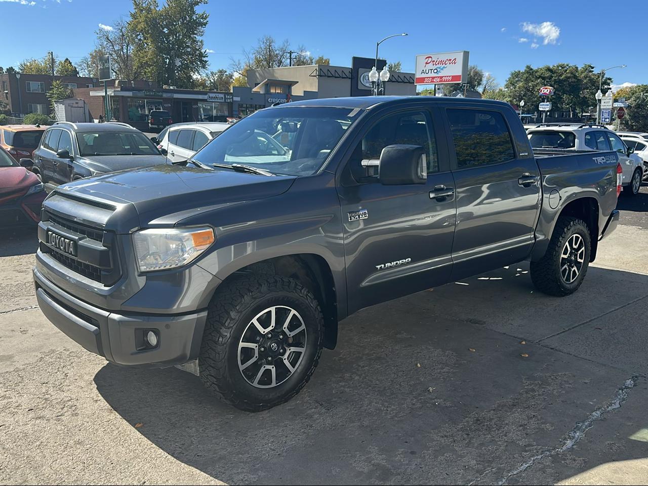 Toyota Tundra Limited 5.7L FFV CrewMax 4WD 2017