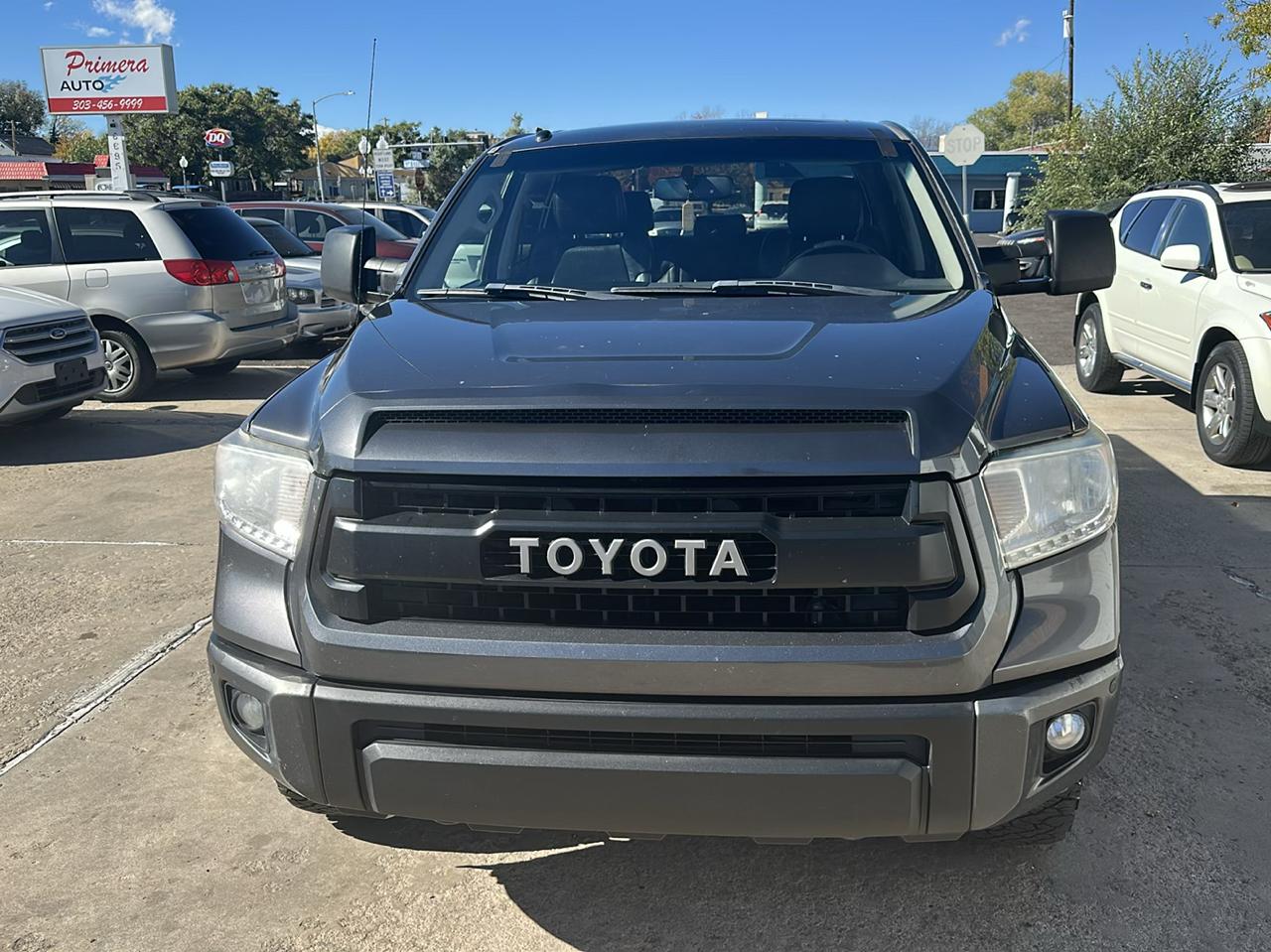 Toyota Tundra Limited 5.7L FFV CrewMax 4WD 2017
