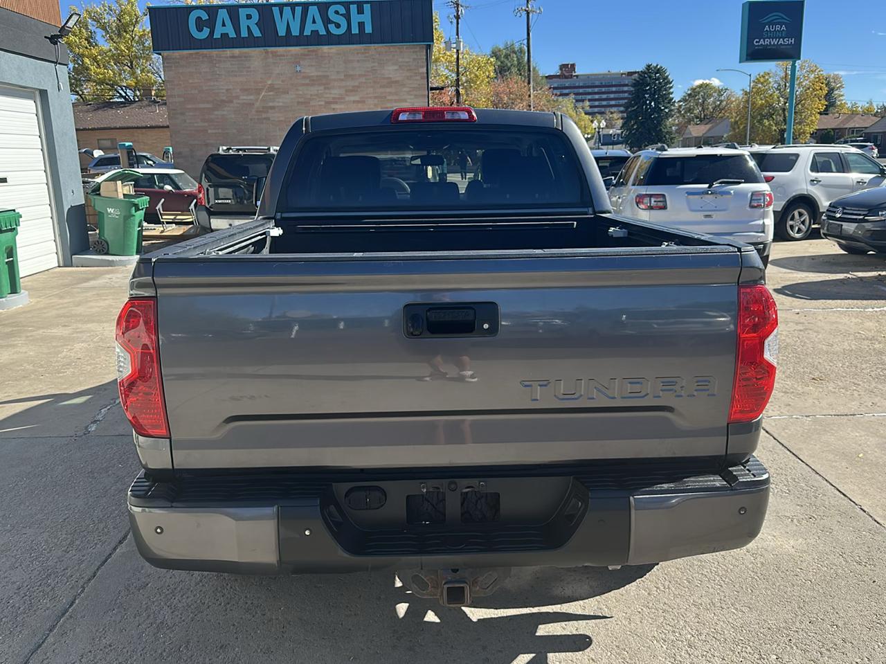Toyota Tundra Limited 5.7L FFV CrewMax 4WD 2017