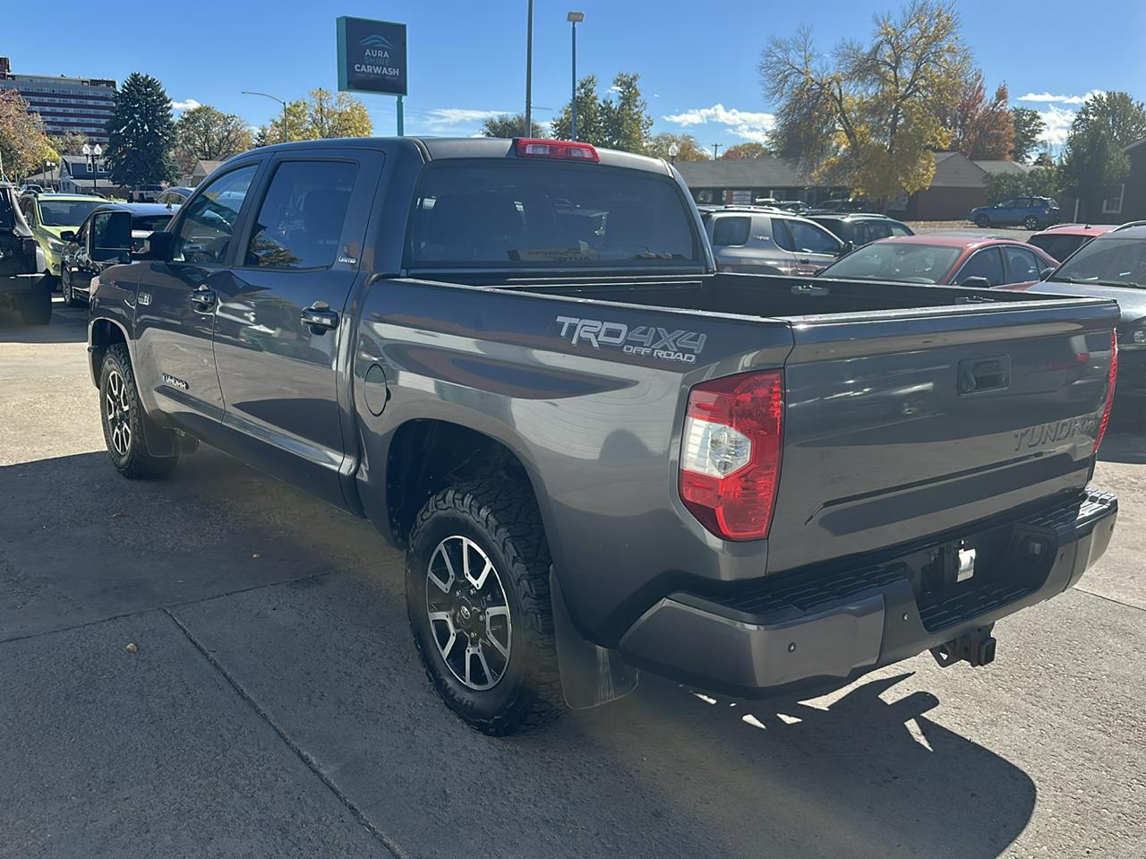 Toyota Tundra Limited 5.7L FFV CrewMax 4WD 2017