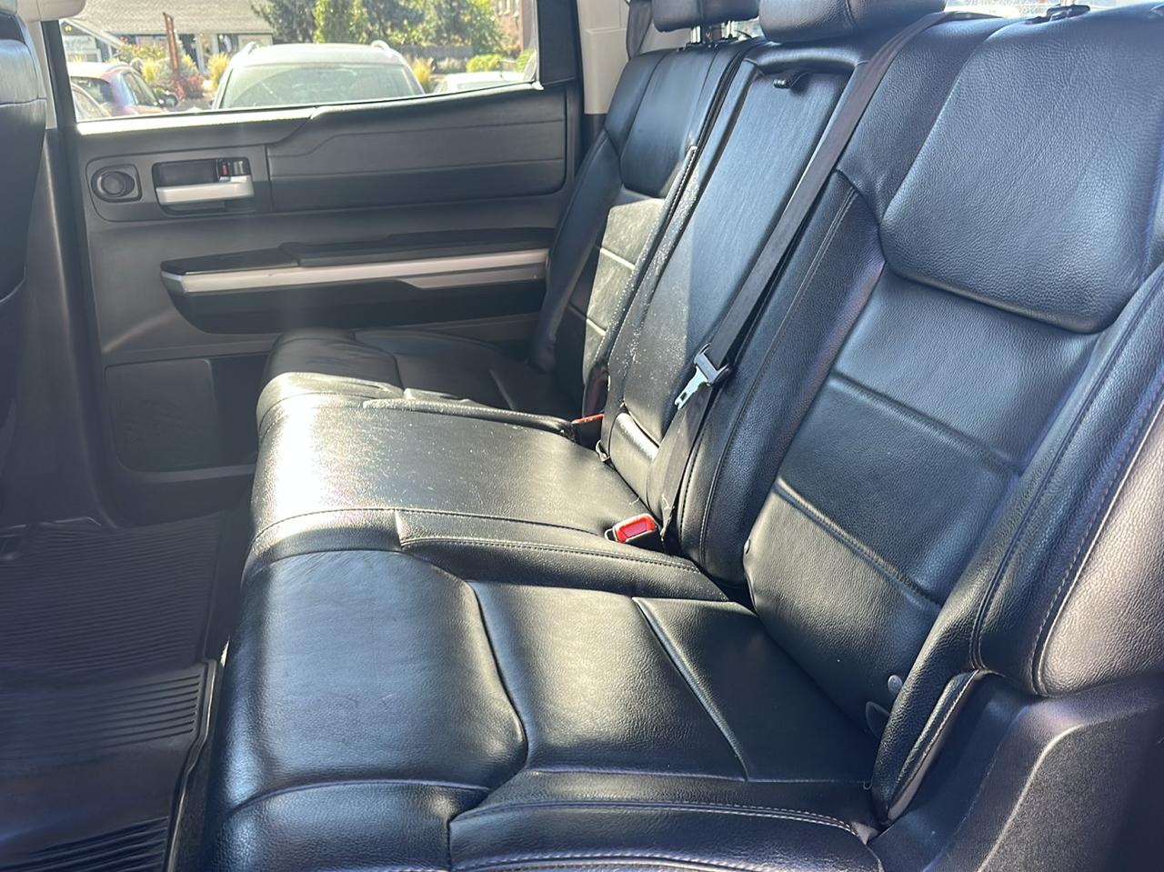 Toyota Tundra Limited 5.7L FFV CrewMax 4WD 2017