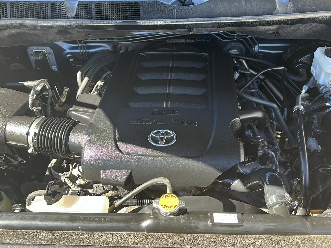 Toyota Tundra Limited 5.7L FFV CrewMax 4WD 2017