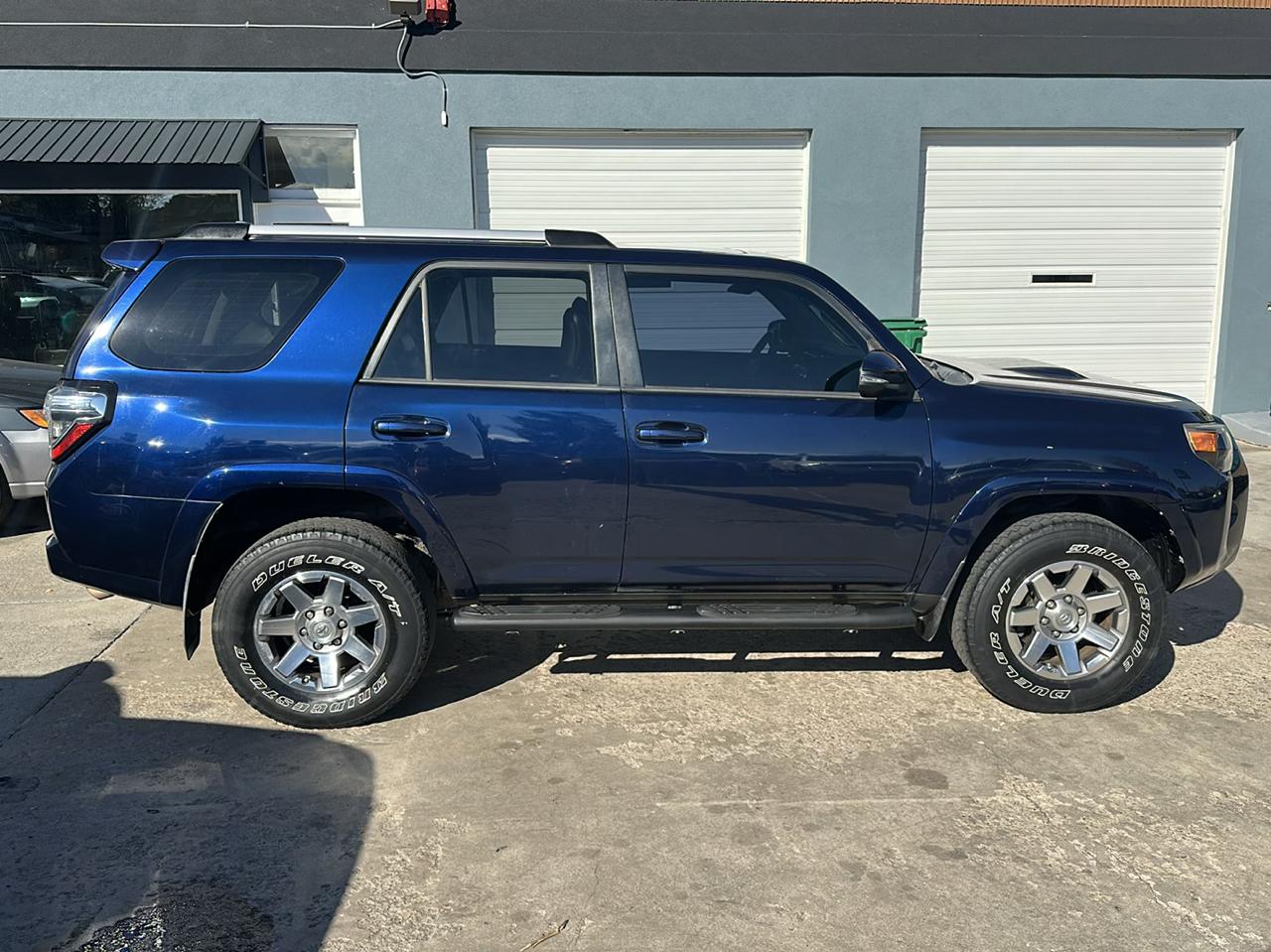 Toyota 4Runner SR5 4WD 2016