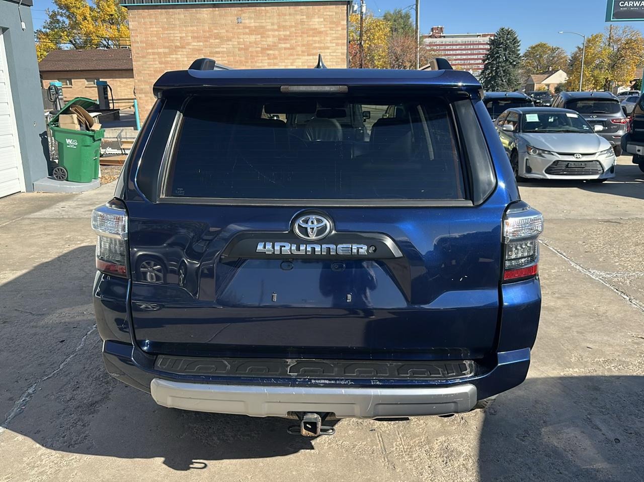 Toyota 4Runner SR5 4WD 2016