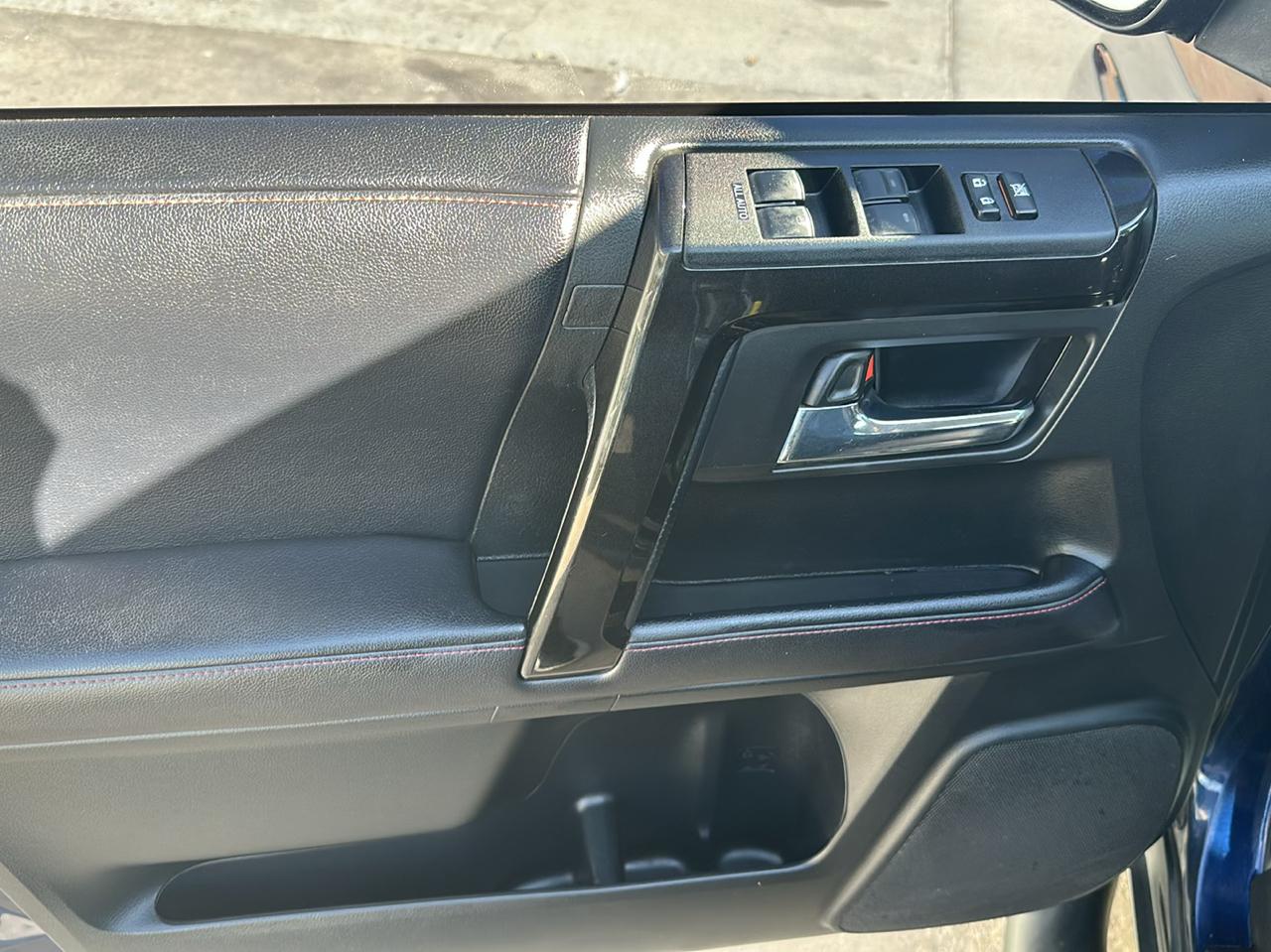 Toyota 4Runner SR5 4WD 2016