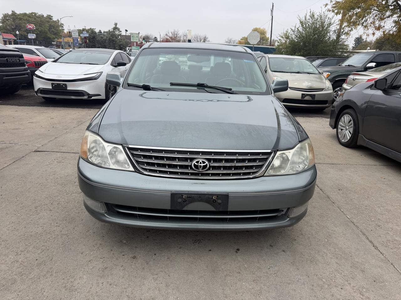Toyota Avalon XL 2004