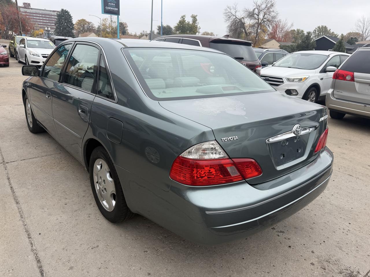 Toyota Avalon XL 2004