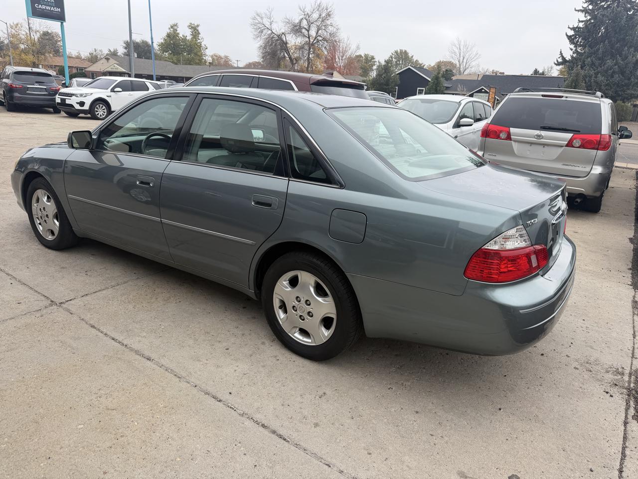 Toyota Avalon XL 2004