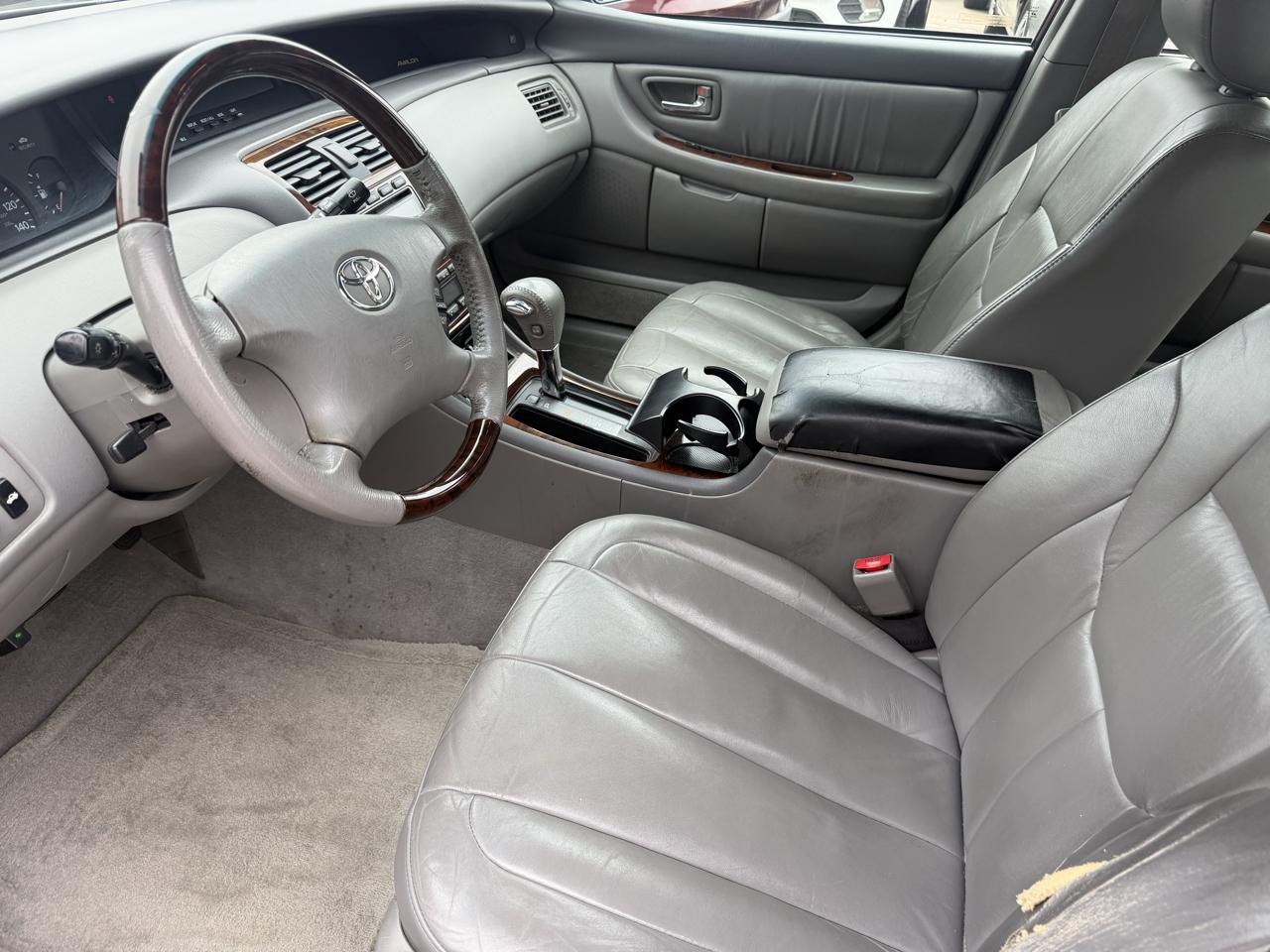 Toyota Avalon XL 2004